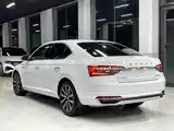 Фото 4 - Škoda Superb