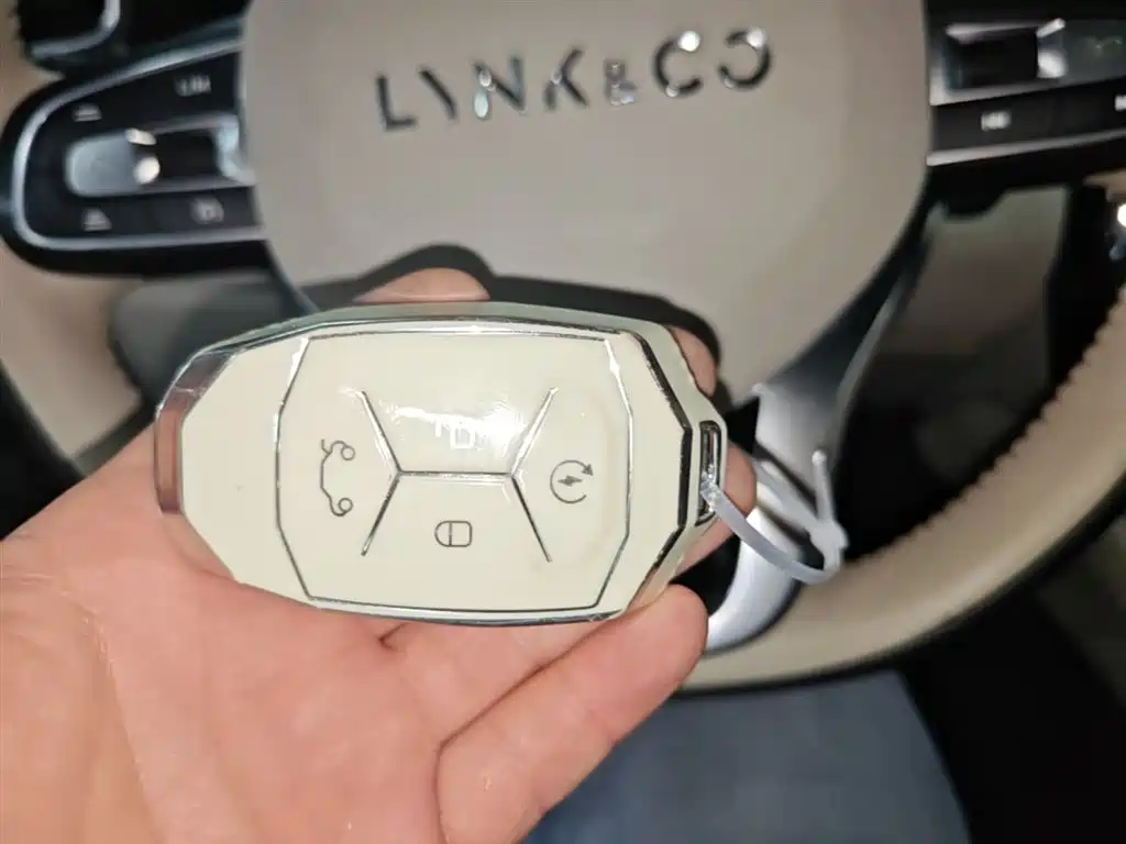 Lynk & Co 02 2018 Model 1.5T DCT 2WD Yao Pro Edition China V фото 9