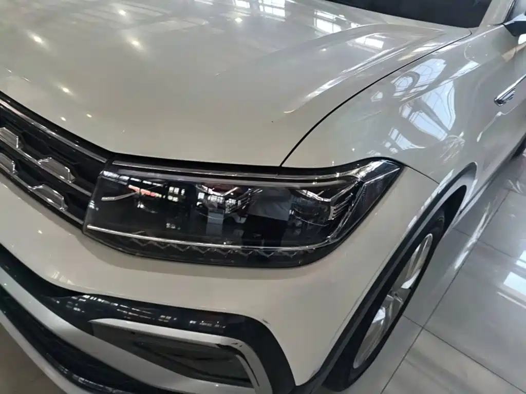 Фото 24 - Volkswagen T-Cross