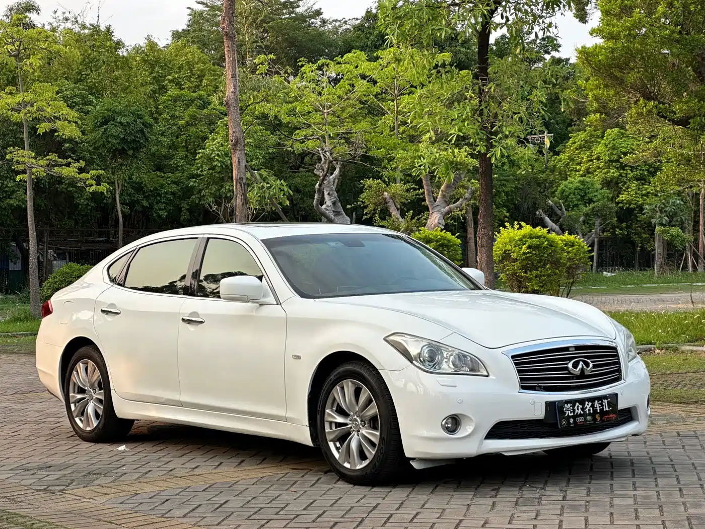 Infiniti M Series 2012 2012 M25L Elegance Edition