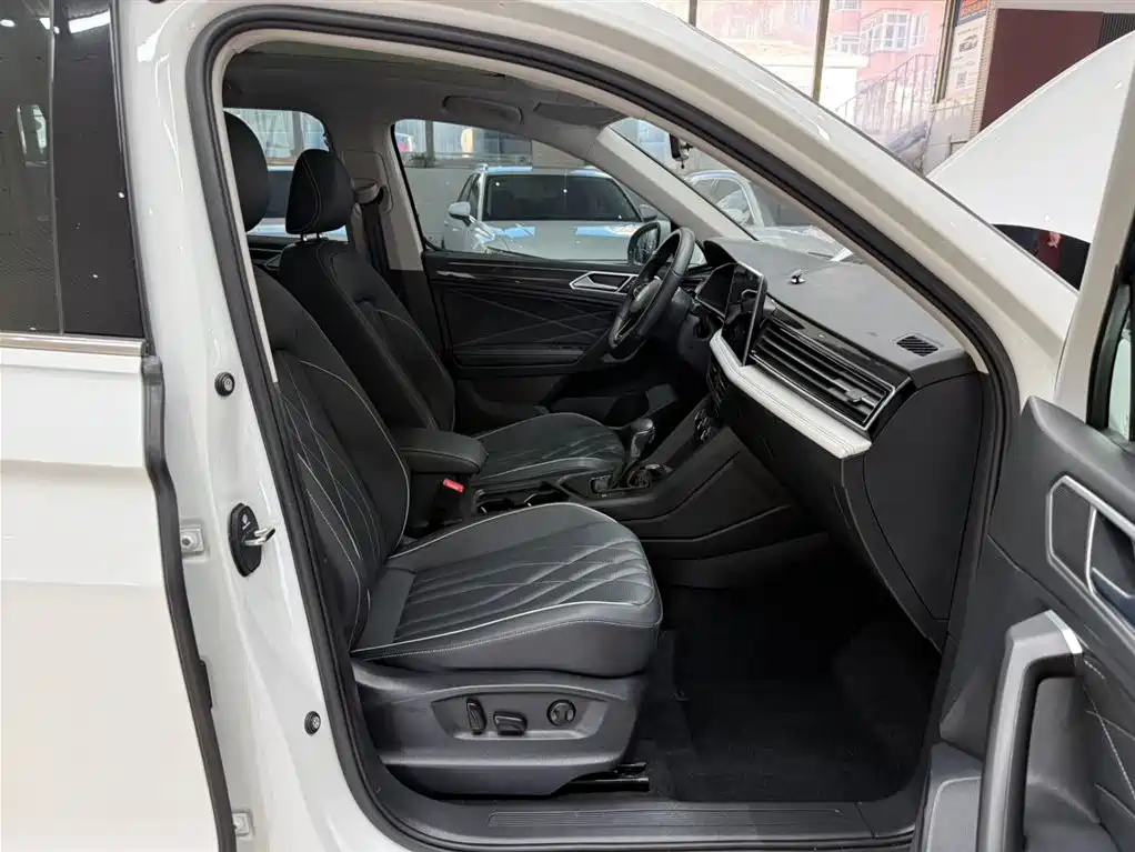 Volkswagen Tiguan L 2023 280TSI 2WD Trend Limited Edition фото 8