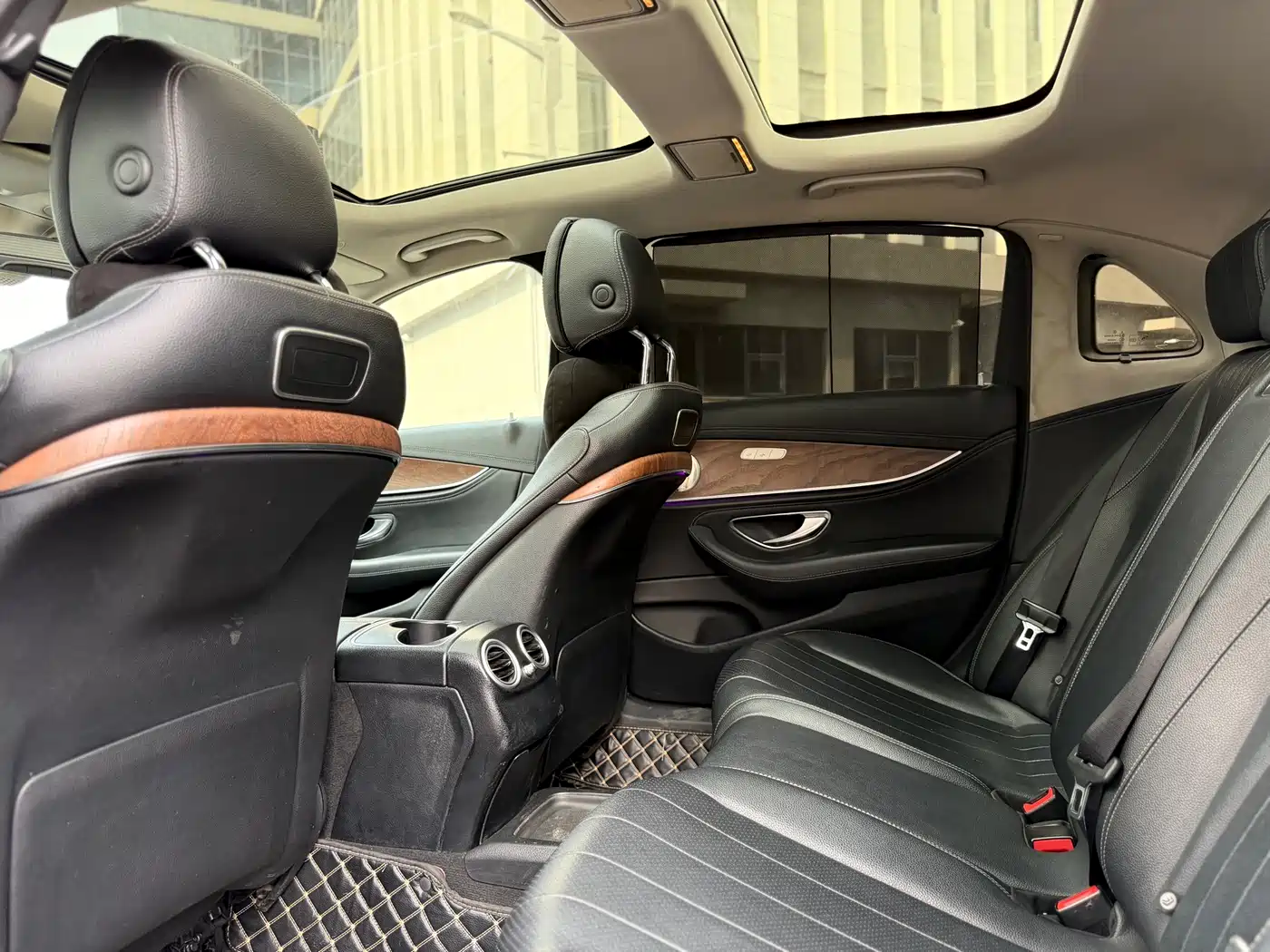 Mercedes-Benz E-Class 2016 E 300 L Fashion Type фото 6