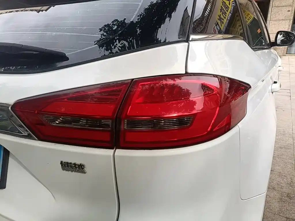 Geely Boyue 2016 2016 2.0L Manual Smart Connectivity