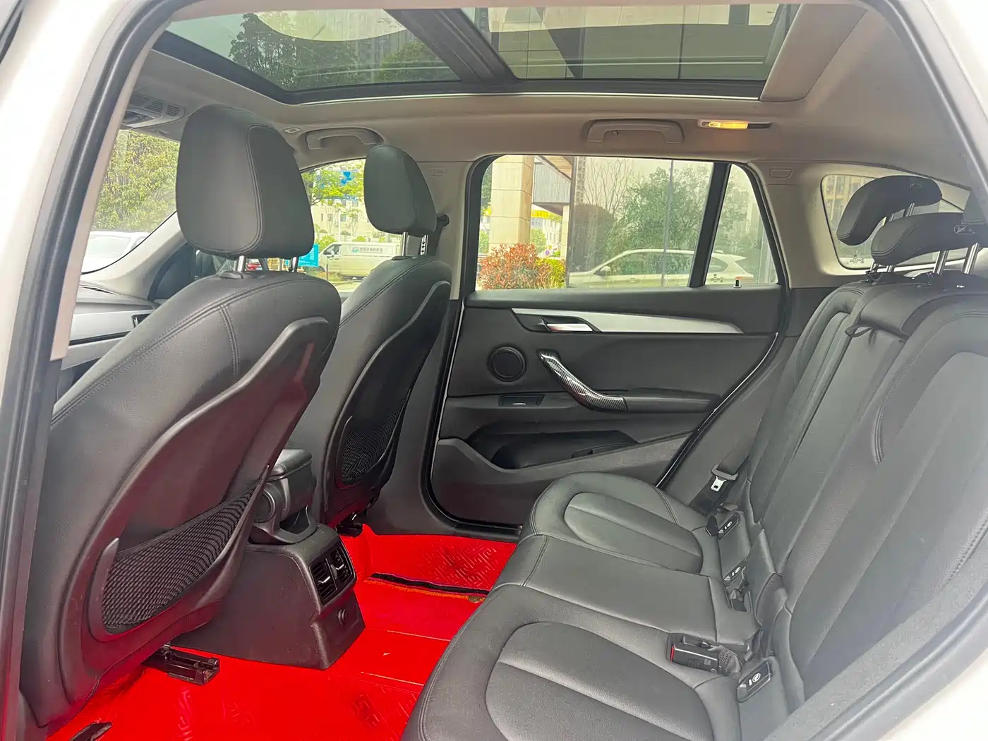 BMW X1 2016 sDrive18Li Premium Model фото 8