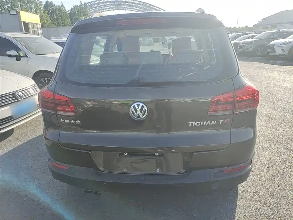 Volkswagen Tiguan 2015 1.8TSI Manual 2WD Trendline фото 6