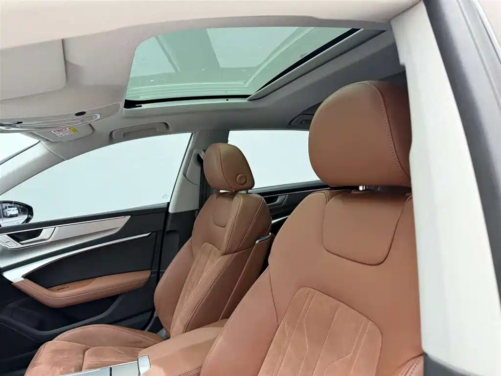 Audi A7L 2024 45 TFSI Luxury фото 16