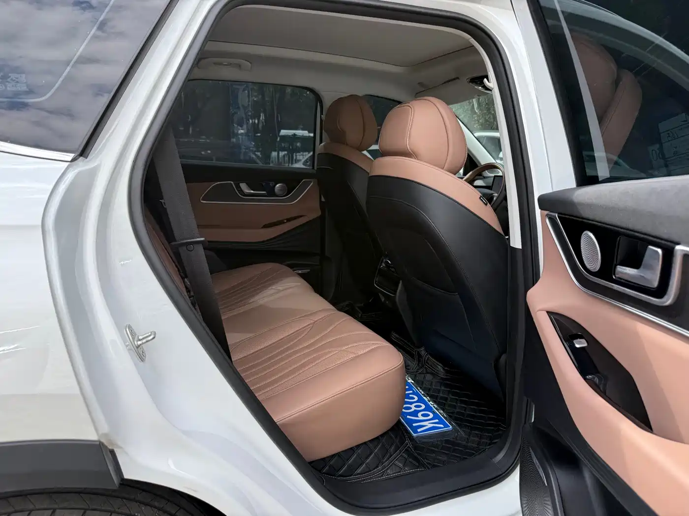 Chery Tiggo 8L 2025 2025 Model Year 2.0T 2WD Rainbow Edition 5-Seater