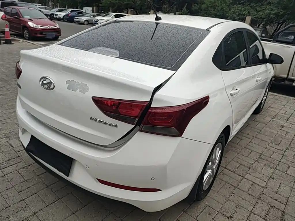 HYUNDAI ACCEPT