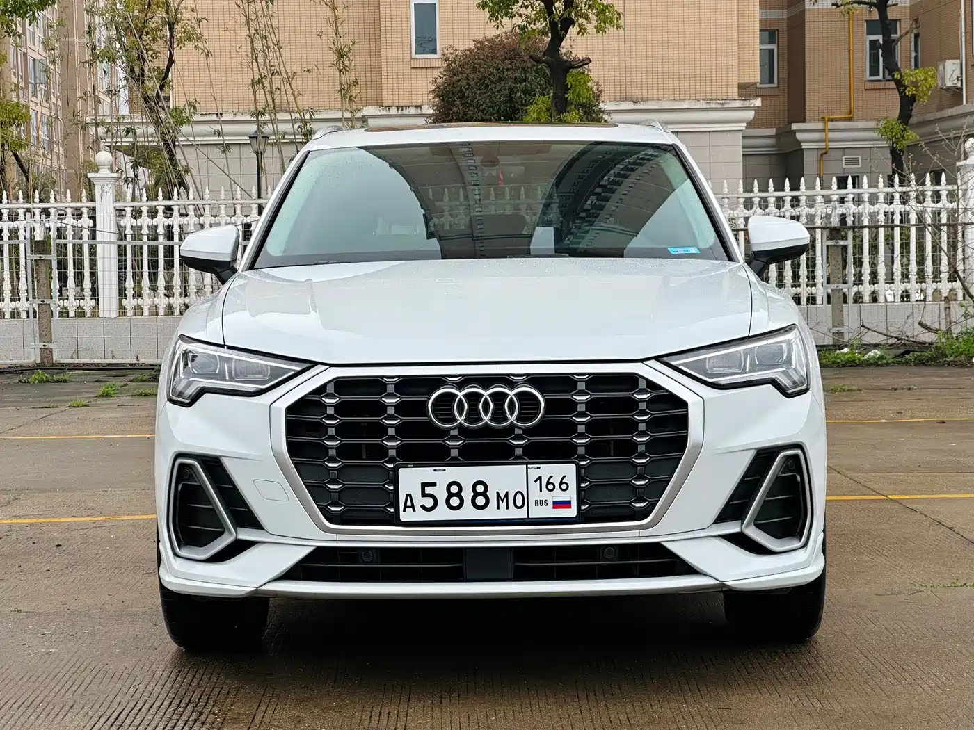 AUDI Q3