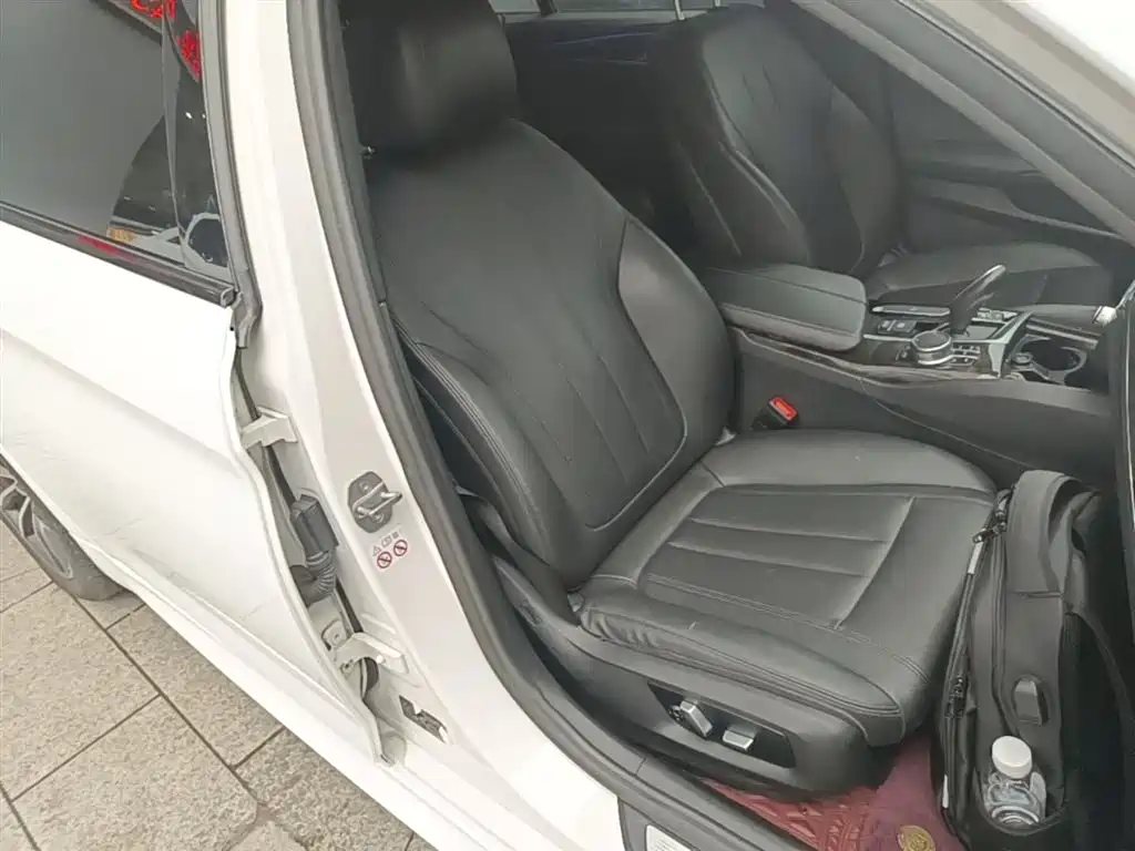 BMW 5 Series 2018 525Li M Sport Package фото 25