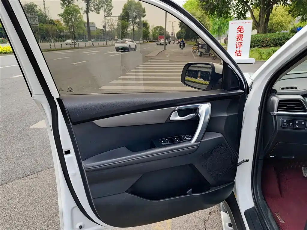 Kia Sportage 2019 2.0L Automatic Smart Luxury Edition фото 6