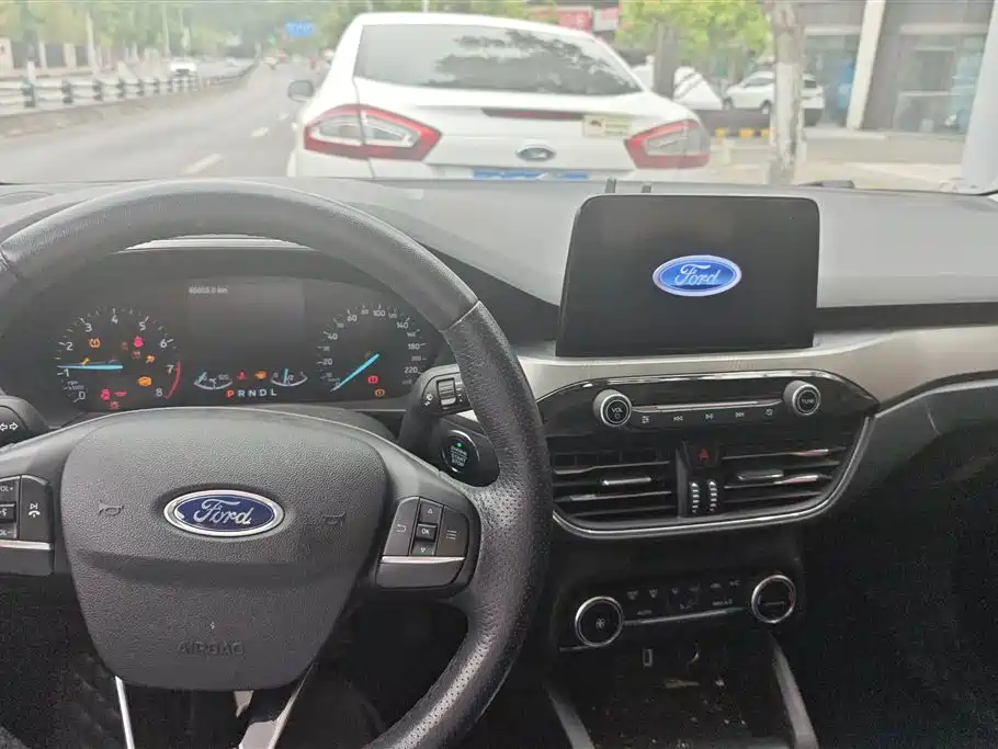 FORD FOX