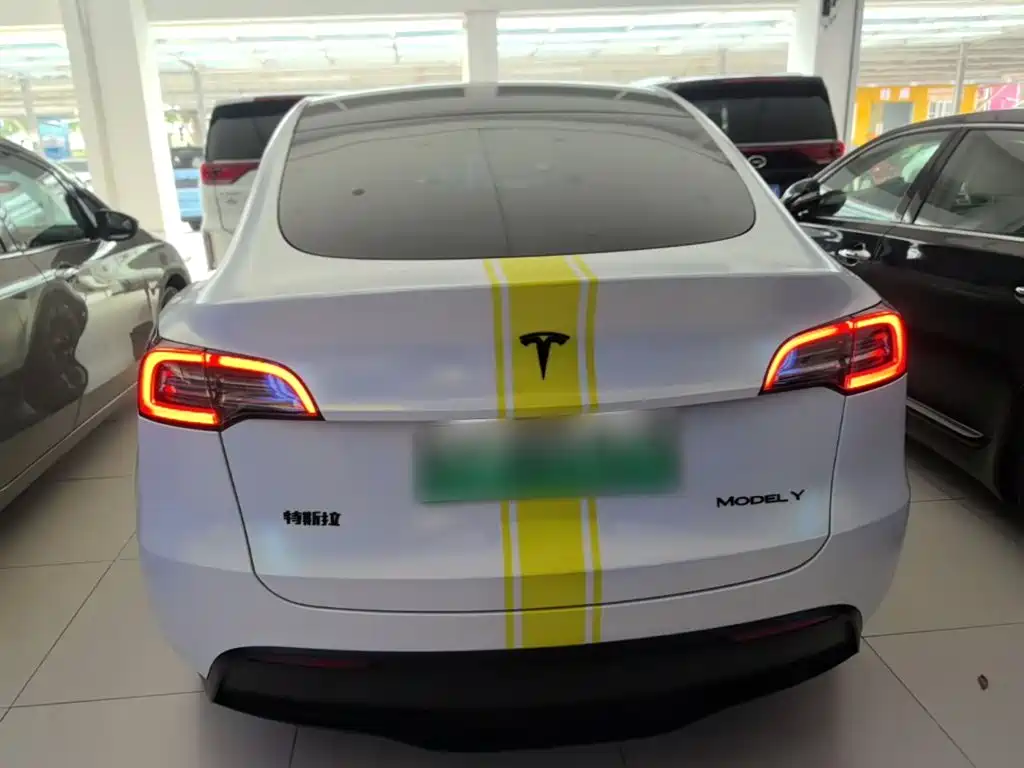 Фото 6 - Tesla Model Y