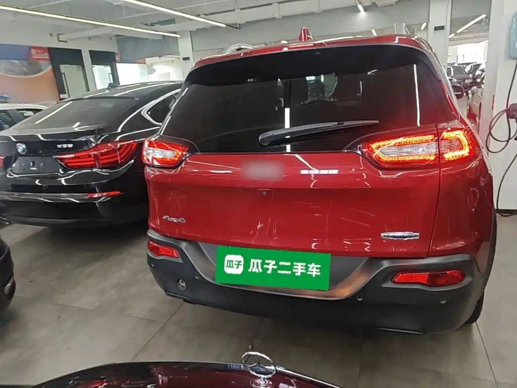 Jeep Cherokee (Import) 2015 2014 2.4L Luxury