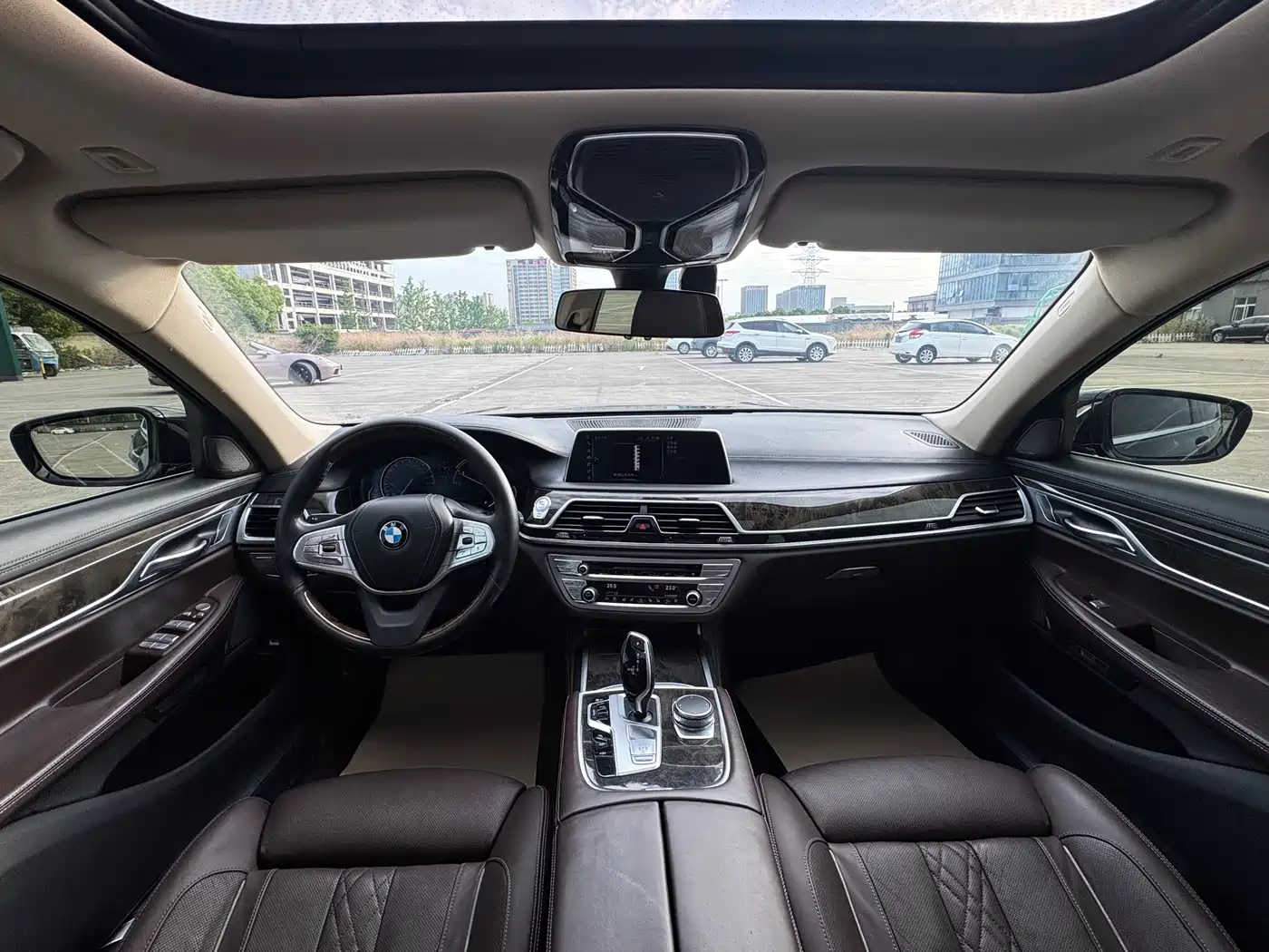 BMW 7 Series 2016 730Li Luxury фото 12