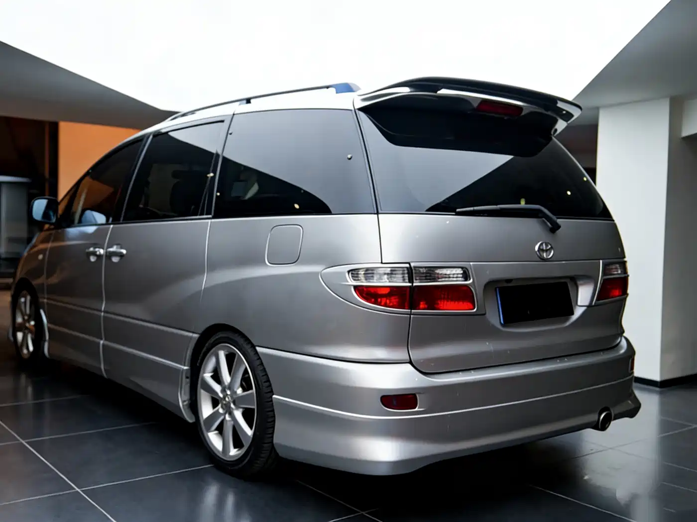 Toyota Previa фото 6
