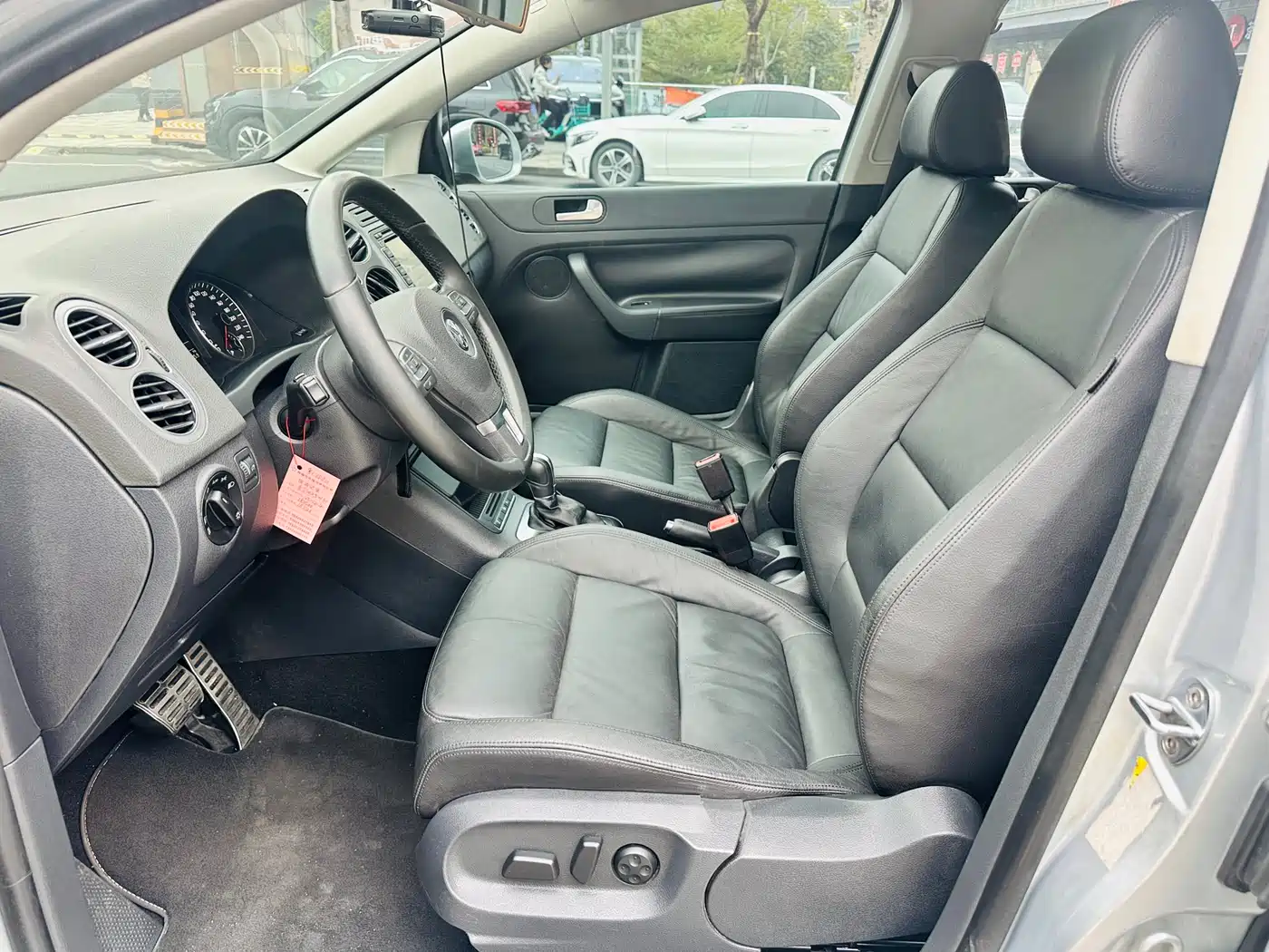 Volkswagen Golf (Import) 2011 1.4TSI Cross Golf фото 15