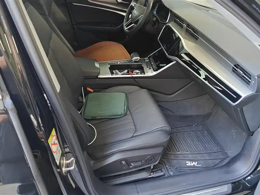 Audi A6L 2021 45 TFSI quattro Exclusive Elegance фото 8