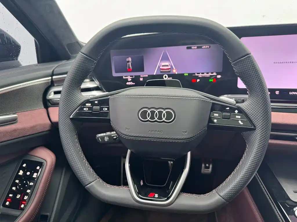 Фото 23 - Audi A6L