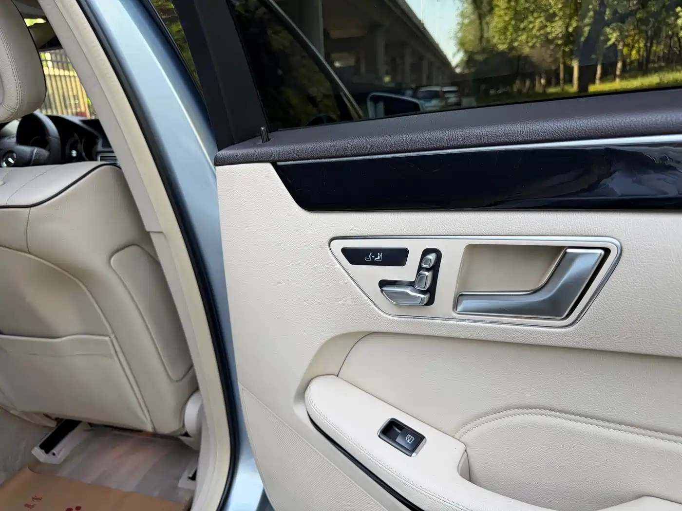 Mercedes-Benz E-Class 2015 E 260 L Sport фото 12