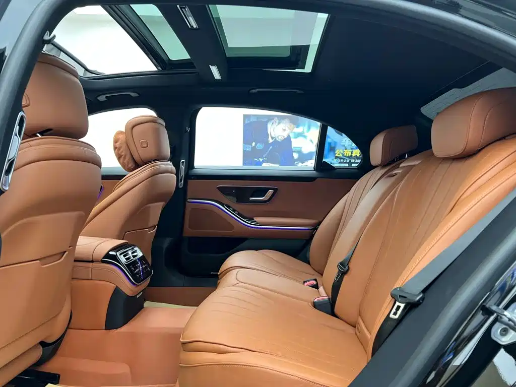 Фото 33 - Mercedes-Benz S-Class
