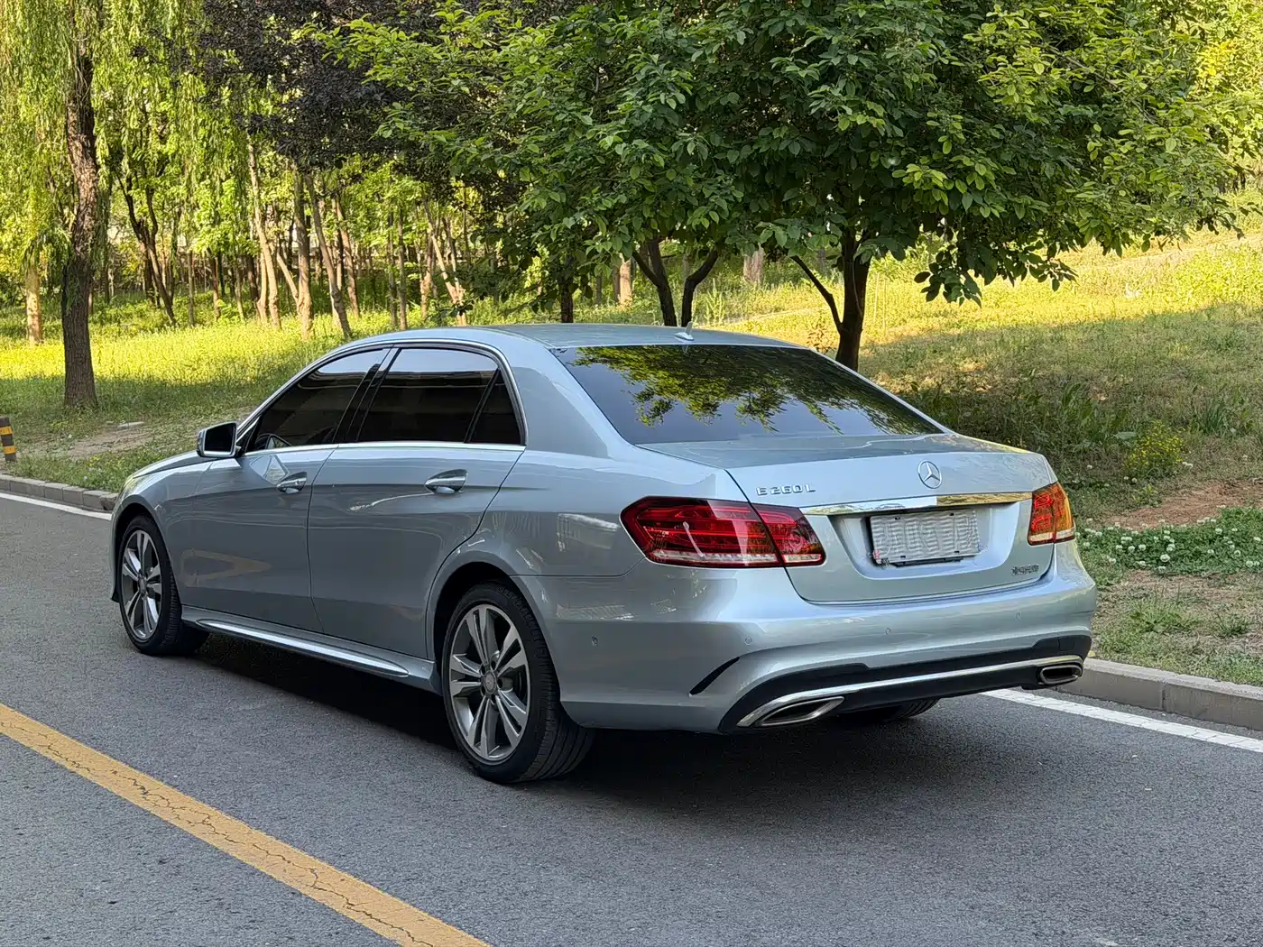 Mercedes-Benz E-Class 2015 E 260 L Sport фото 18