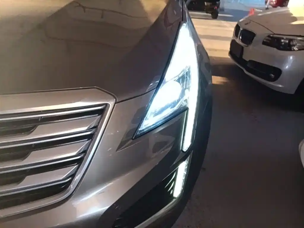 Cadillac XT5 2016 28T AWD Luxury Model фото 24