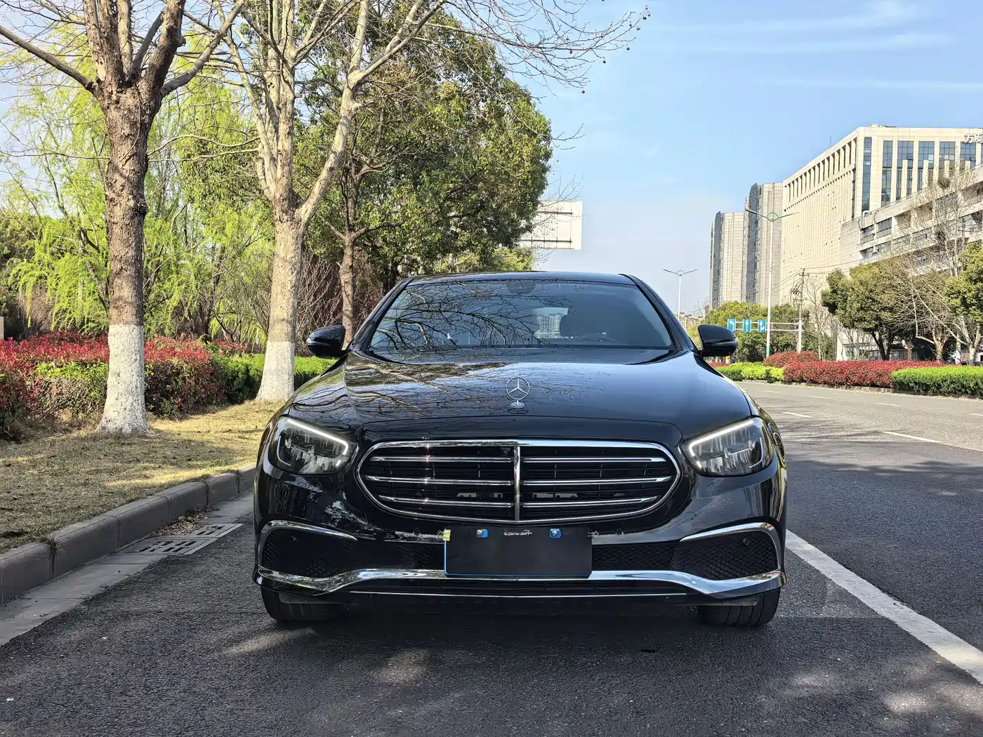 Mercedes-Benz E-Class 2023 E 300 L Fashion фото 2