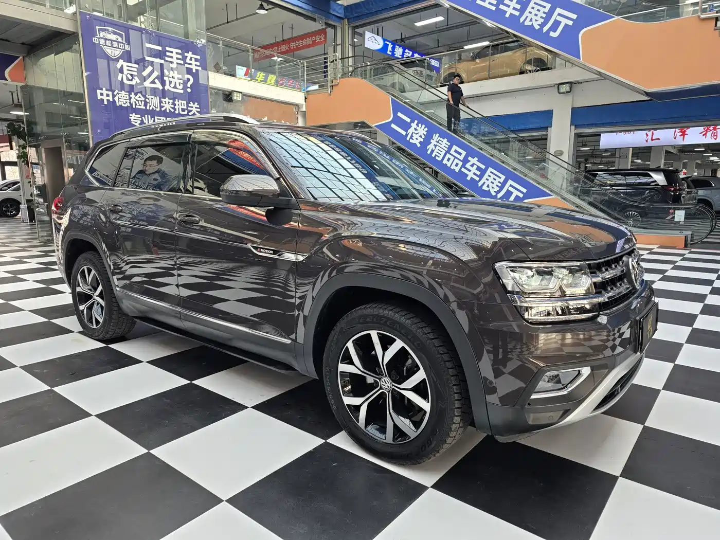 Volkswagen Teramont 2020 380TSI 4WD Luxury Edition China VI фото 3