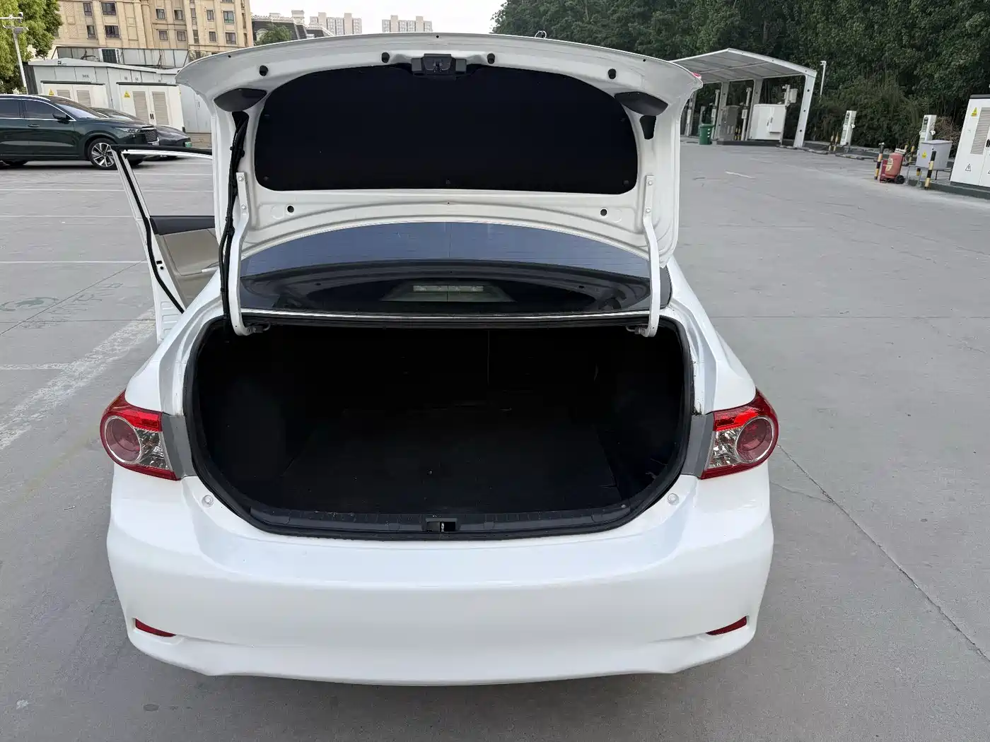 Toyota Corolla 2013 Special Edition 1.6L Auto Ultimate Cool GL фото 14