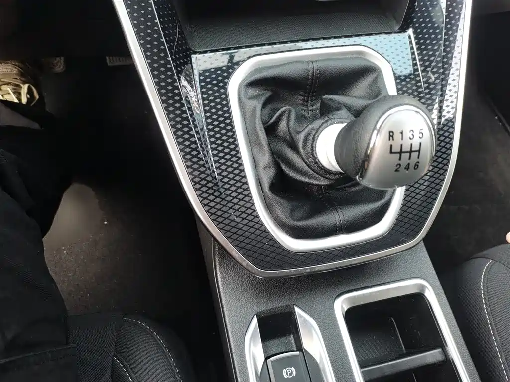 Haval M6 2023 PLUS 1.5T Manual Elite Smart Connect фото 7