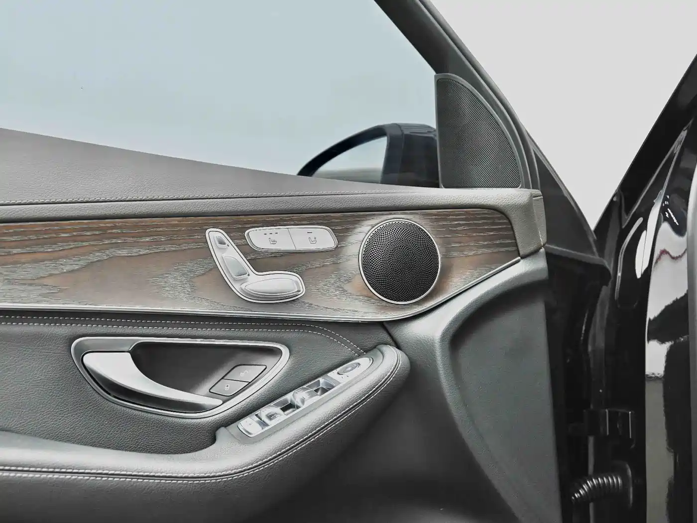 Mercedes-Benz GLC 2020 Facelift GLC 260 L 4MATIC Luxury фото 15