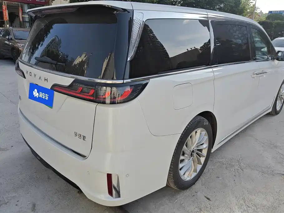 Voyah Auto Voyah Dreamer 2024 PHEV Extended Range Premium Edition фото 3