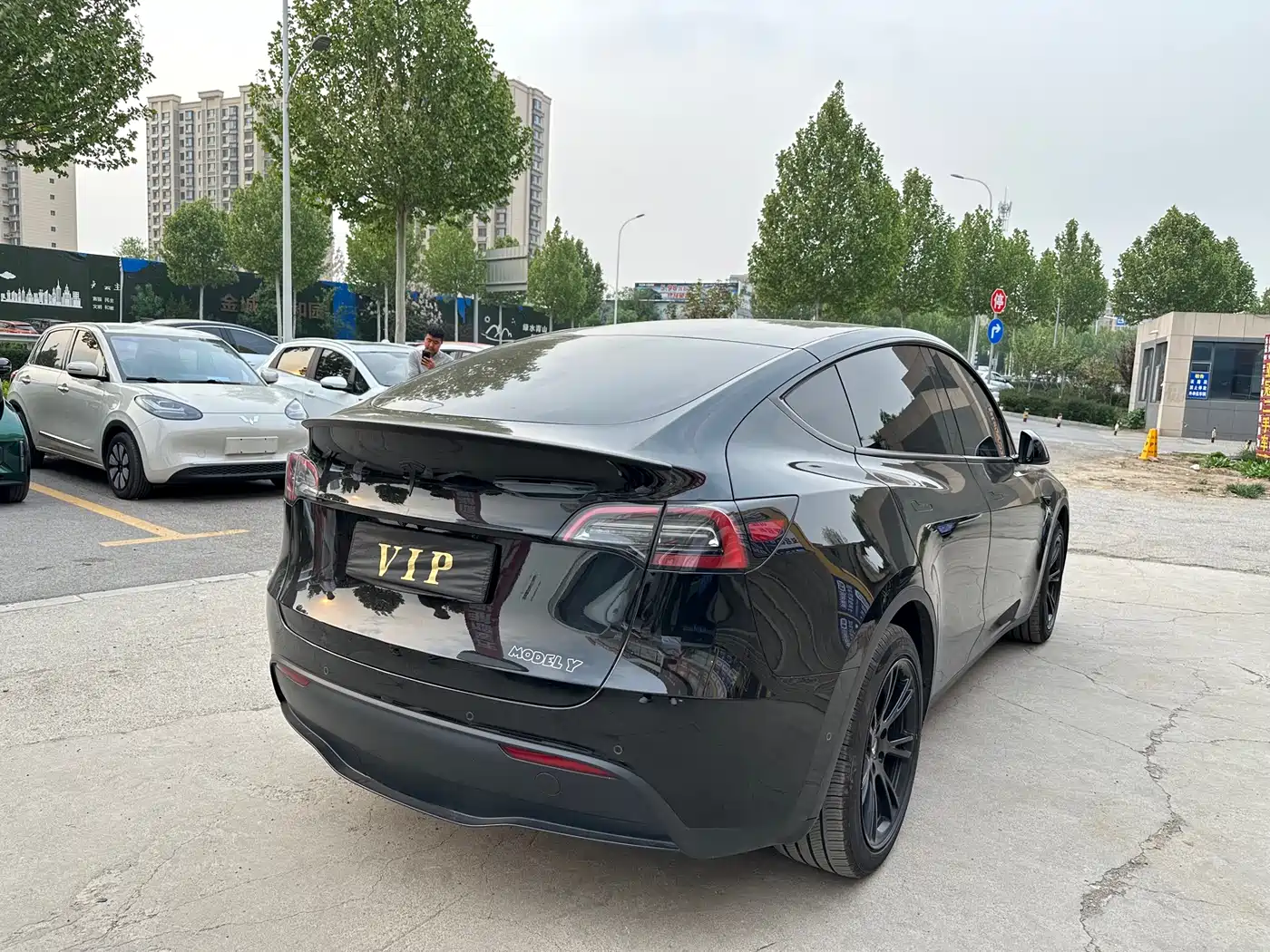 TESLA MODEL Y