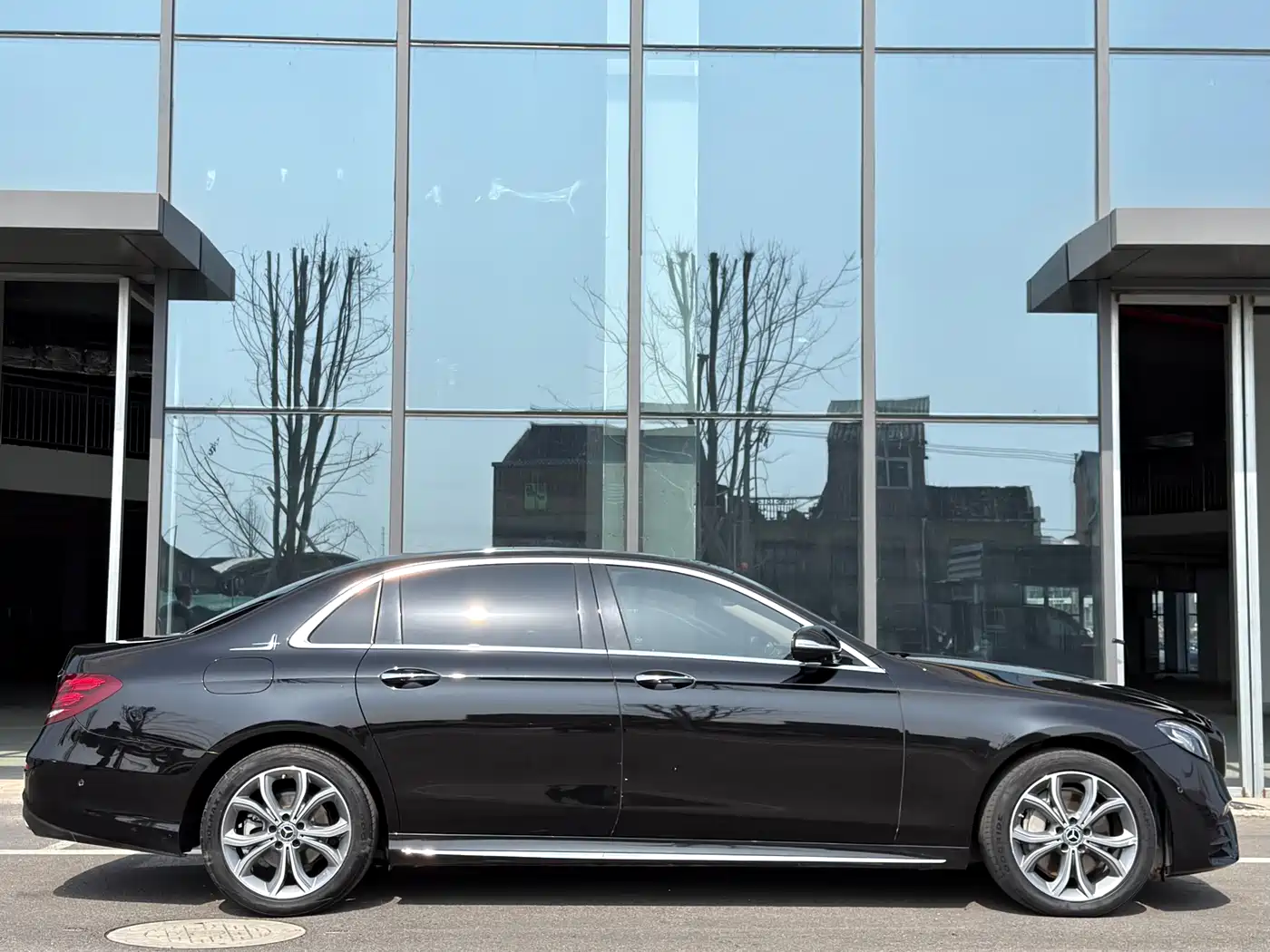 Mercedes-Benz E-Class 2020 E 300 L Sport Fashion Model фото 3