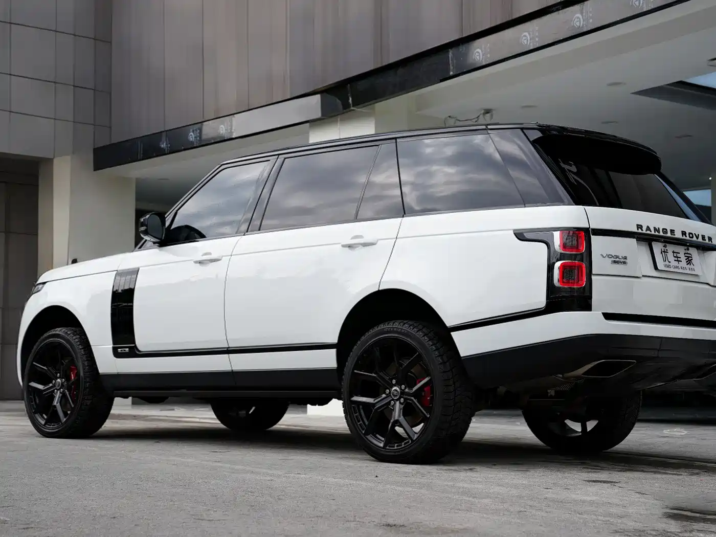 Land Rover Range Rover 2018 3.0 SC V6 Vogue Heritage Extended Edition фото 4