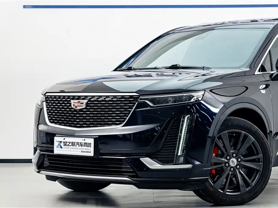 CADILLAC XT6