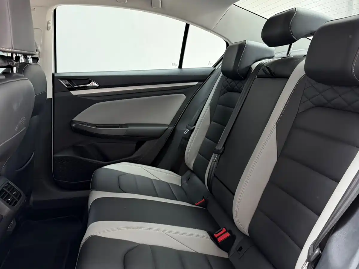 Volkswagen Bora 2023 280TSI DSG Prestige Edition фото 15