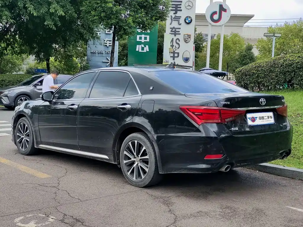 2019 Toyota Crown