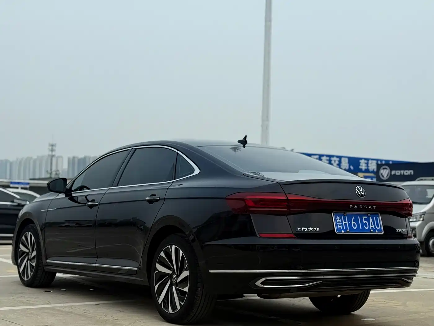 Volkswagen Passat 2022 330TSI Starlight Luxury Edition фото 14
