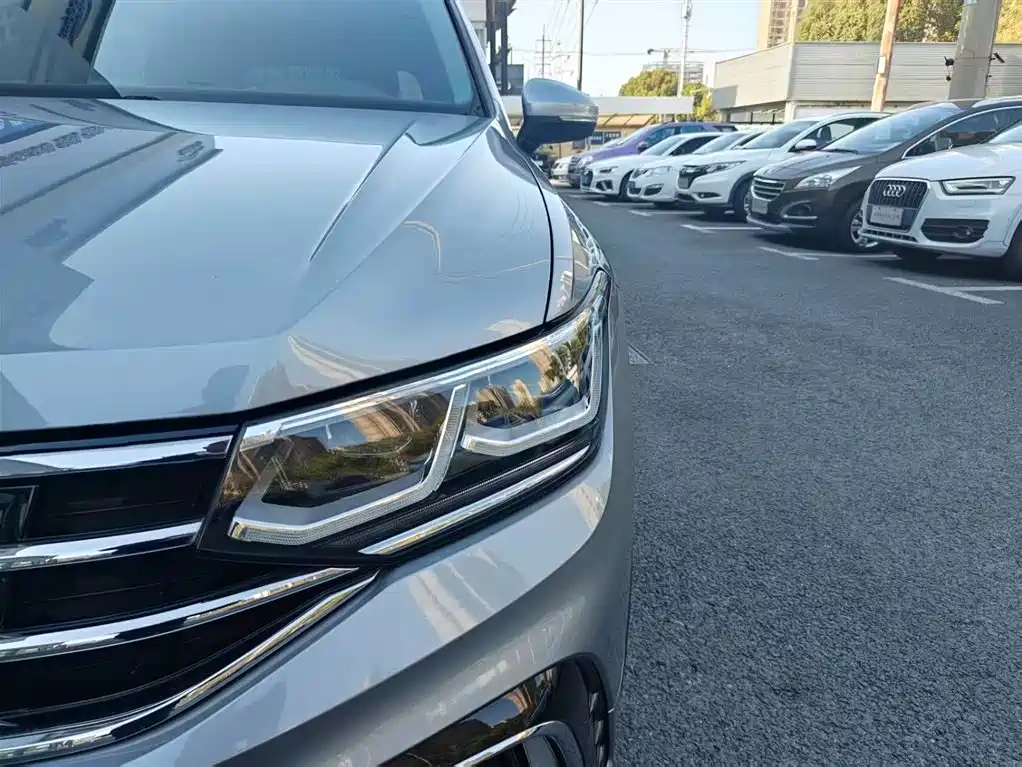 VOLKSWAGEN TIGUAN L NEW ENERGY