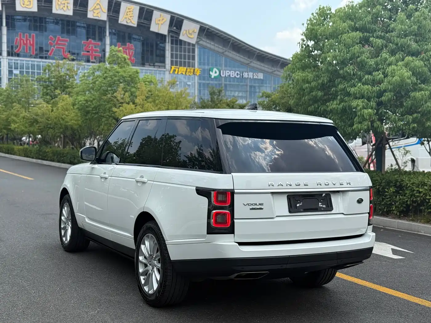 Land Rover Range Rover 2018 3.0 SC V6 Vogue Heritage Edition фото 13