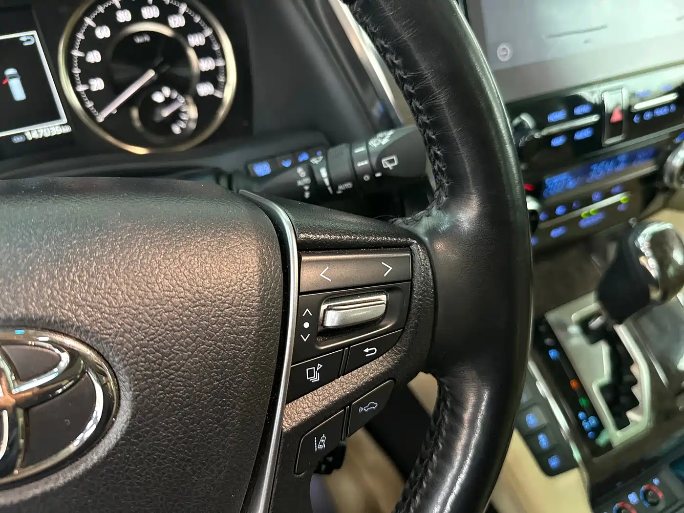 Toyota Vellfire 2021 Crown Hybrid 2.5L HV Premium Edition фото 10