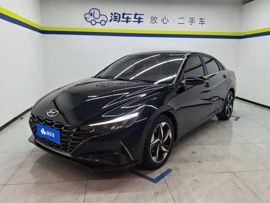 Hyundai Elantra 2021 1.5L CVT LUX Premium Edition