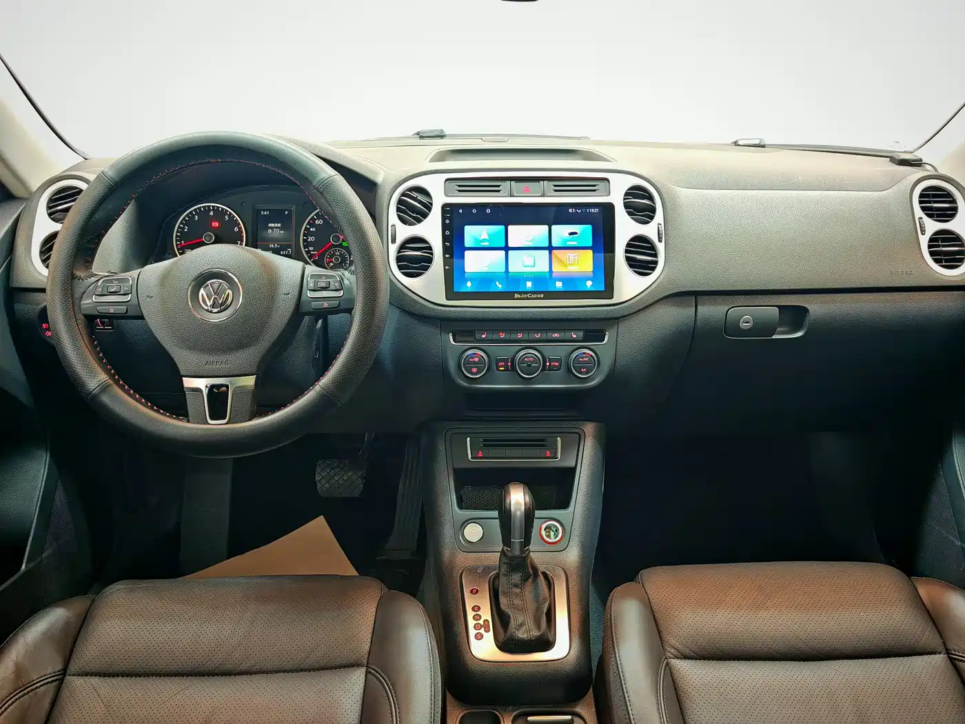 Volkswagen Tiguan 2015 1.8TSI Automatic 2WD Highline фото 15