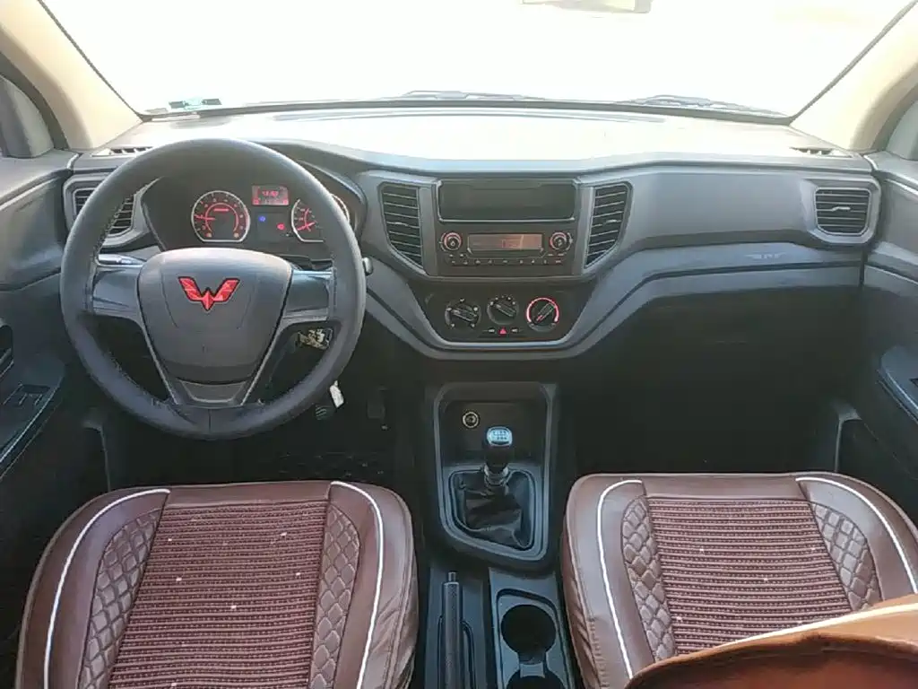 Wuling Motors Wuling Hongguang V 2024 2022 1.5L Power Take Edition Electric Power Steering LAR