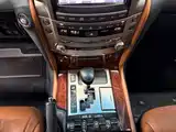 Фото 19 - Lexus LX