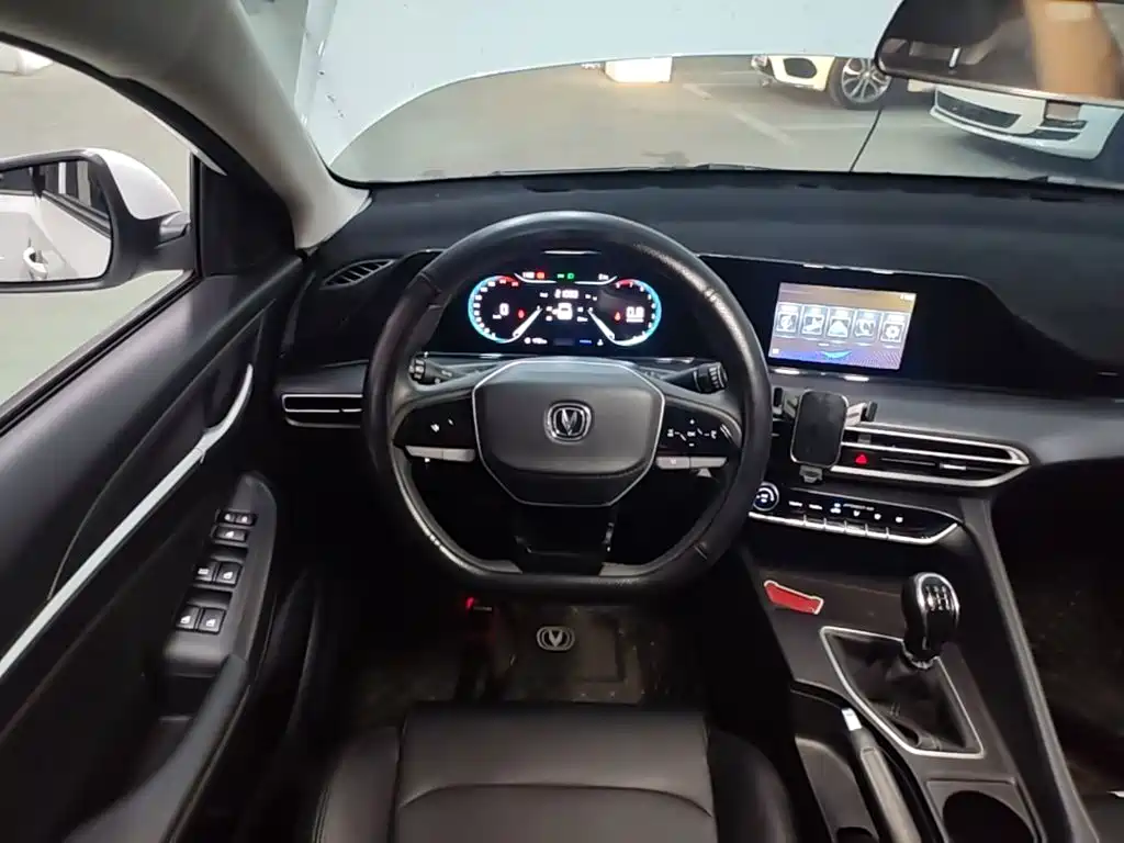 Changan Eado 2025 2025 Model PLUS 1.5L Manual Luxury Edition