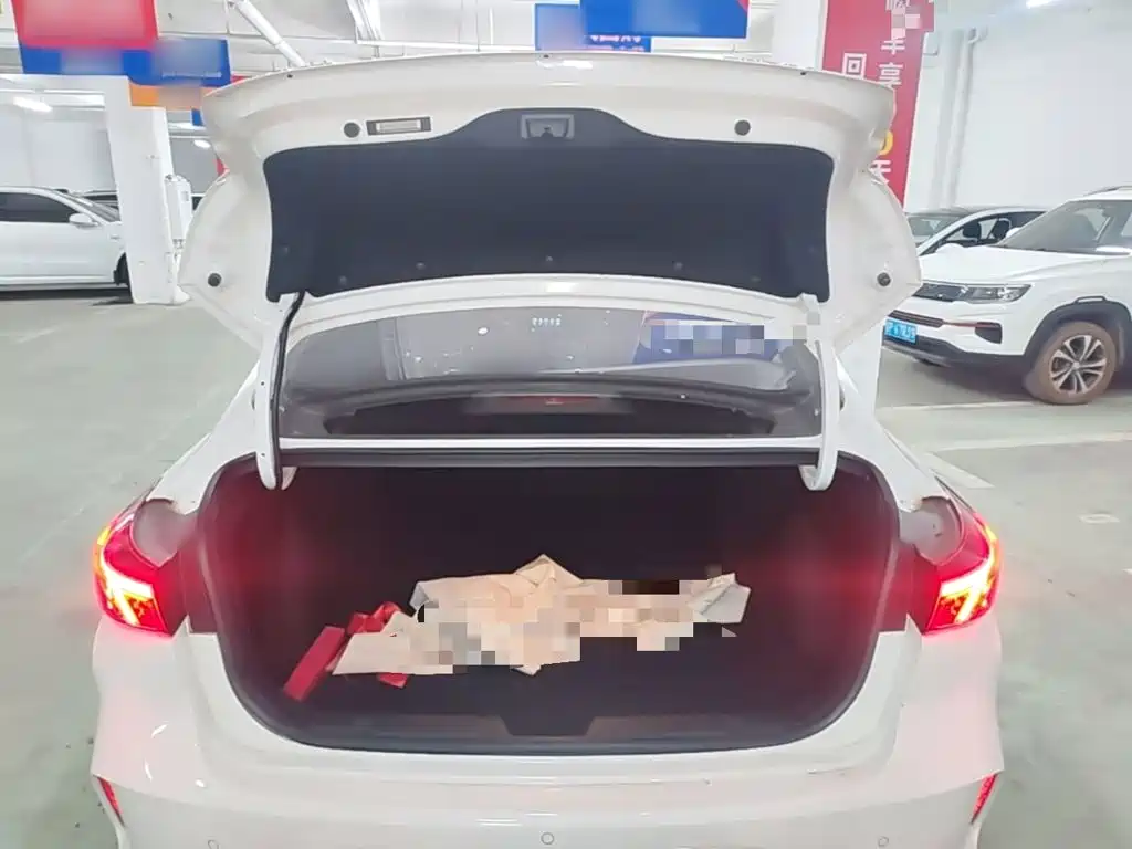 Changan Eado 2025 2025 Model PLUS 1.5L Manual Luxury Edition