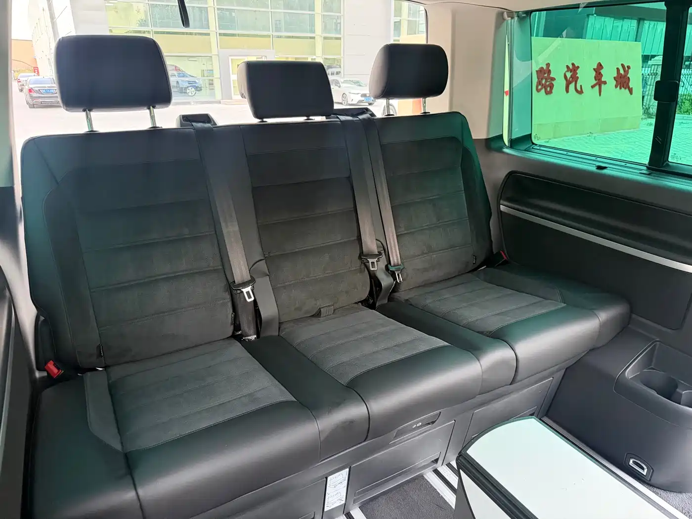 Volkswagen Multivan 2017 2.0TSI 4WD Explorer 7-seater фото 21
